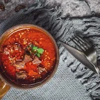 Boeuf Bourgignon van Elleke met witte rijst en frisse salade
