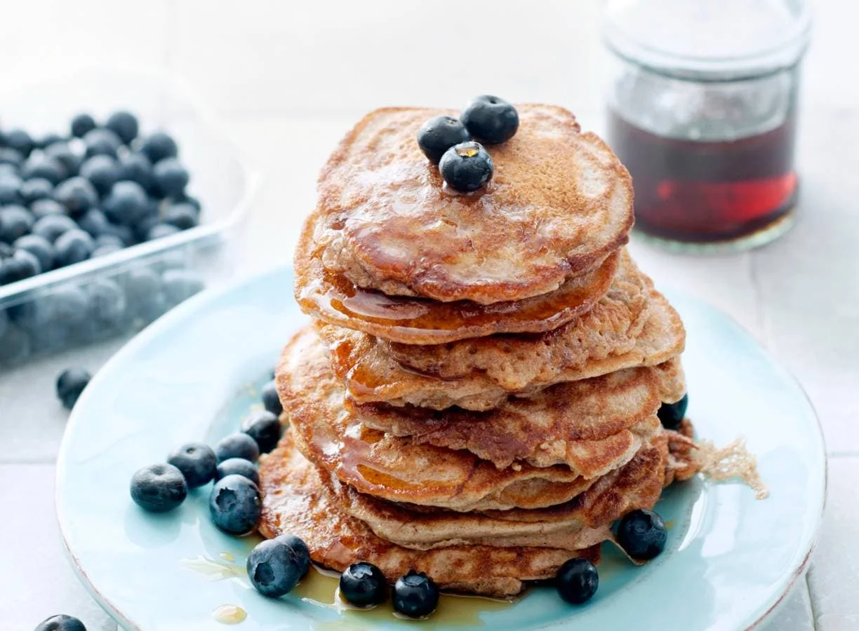 Boekweitpannenkoeken met blauwe bessen