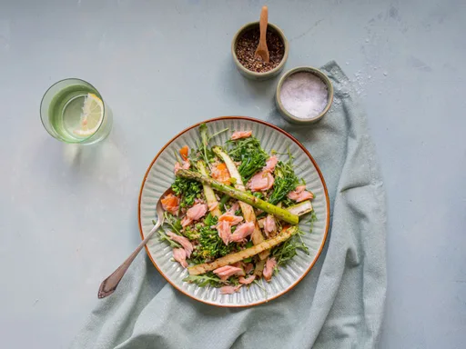 Boekweitrisotto met asperges, bimi en zalm