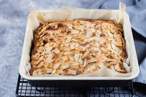 Appel-noten-rozijnenkoek