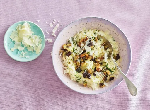 Bloemkoolrisotto met aubergine en Grana Padano