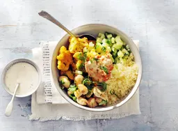 Bliss bowl met kerriebloemkool en hummus