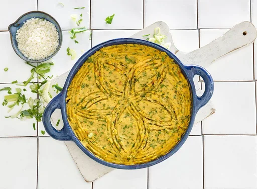 Bloemkoolrijst en vegagehakt onder een zoet pureedakje