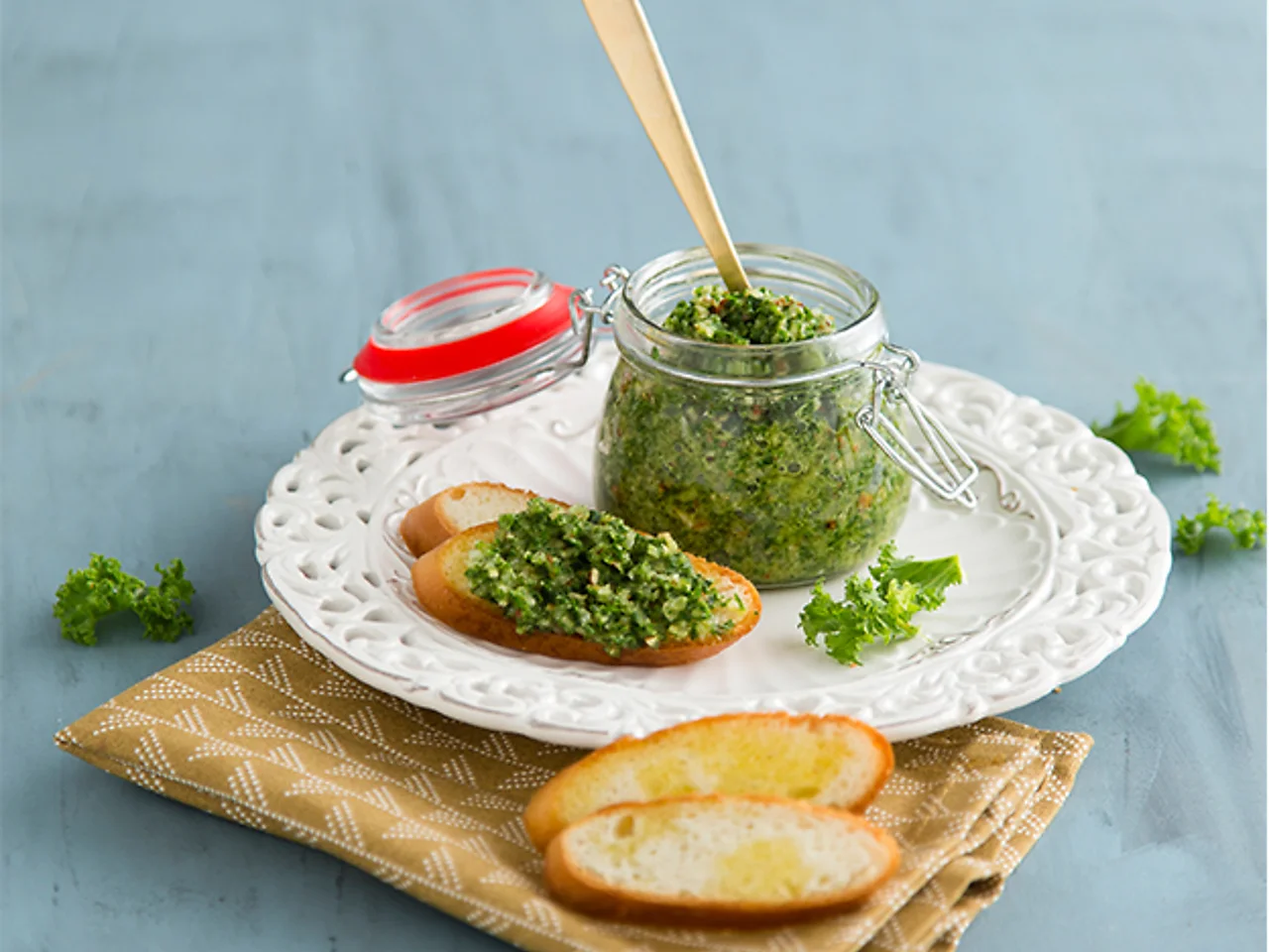 Boerenkoolpesto met hazelnoot