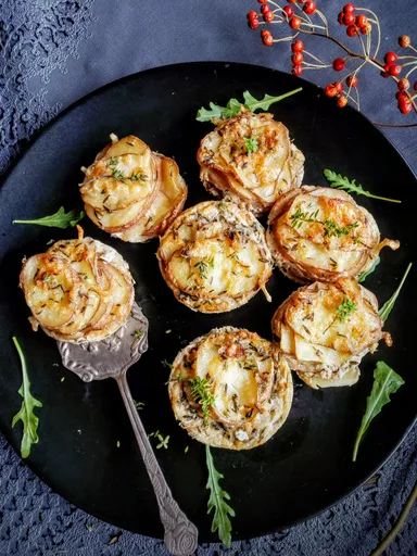 Aardappeltorentjes met kaas en tijm