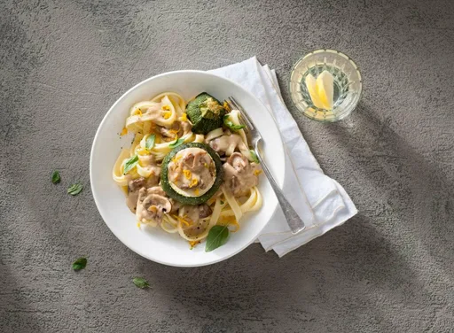 Bolcourgette met pasta en paddenstoelenragout