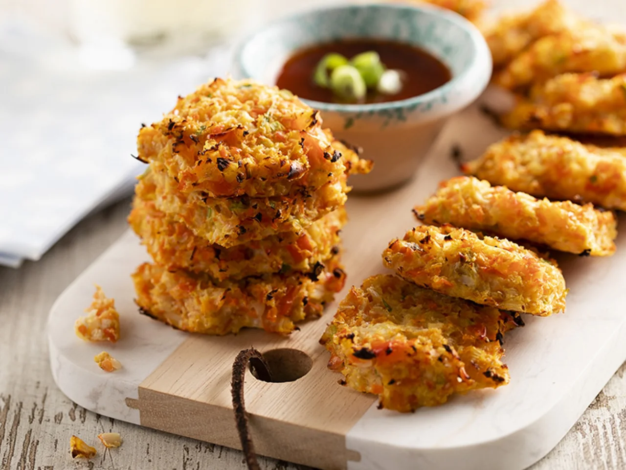 Bloemkoolkoekjes met sweet chilisaus