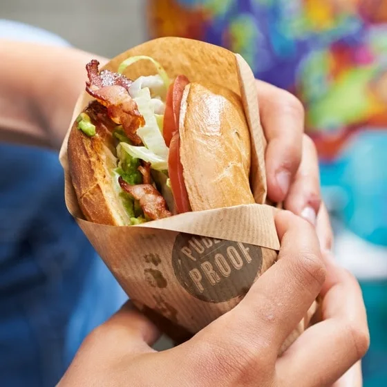 BLT-bagel met avocado