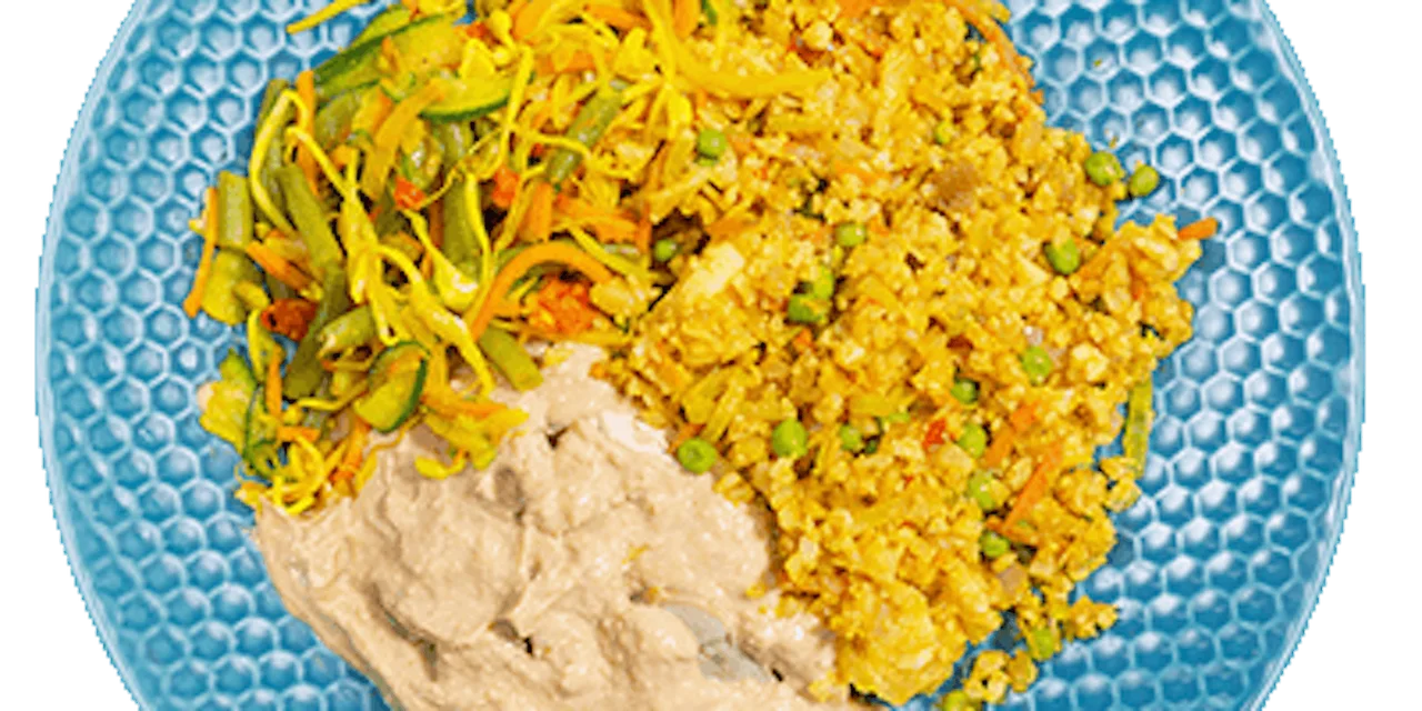 Bloemkoolnasi met kipsaté en atjar