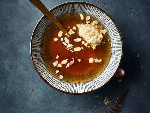 Bospaddenstoelenbouillon met amandelroom