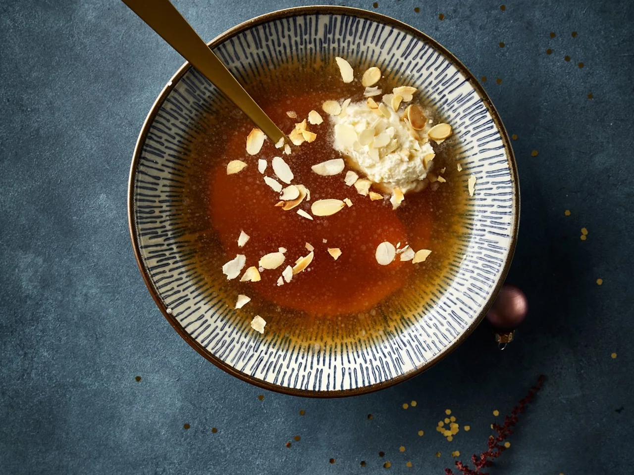 Bospaddenstoelenbouillon met amandelroom