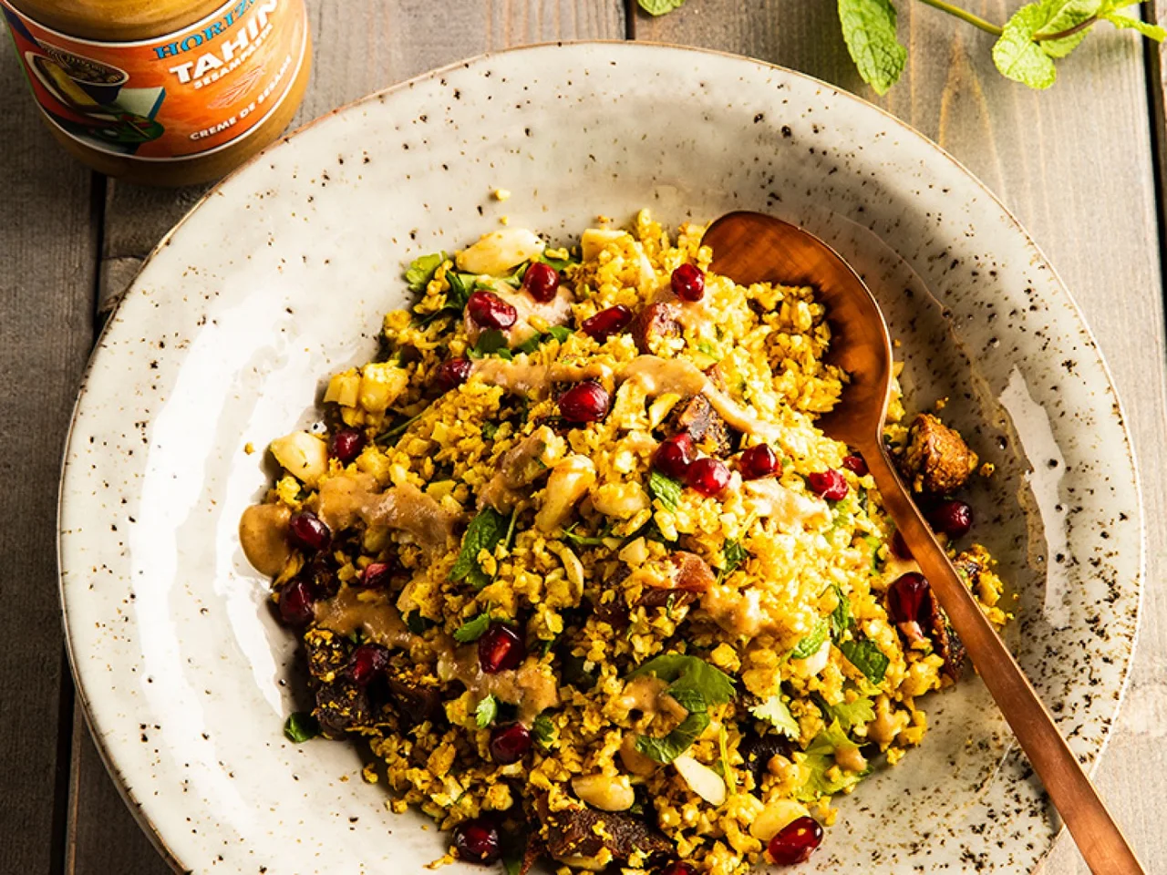 Bloemkoolcouscous met tahindressing