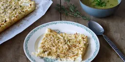 Bloemkoolpizza met aardappel-preisoep