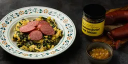 Boerenkool-bataatstamppot met lamsrookworst en uienchutney van Potverdorie
