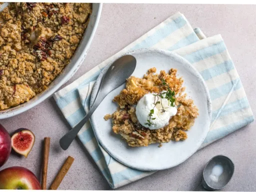 Appel-vijgencrumble met pecannoten