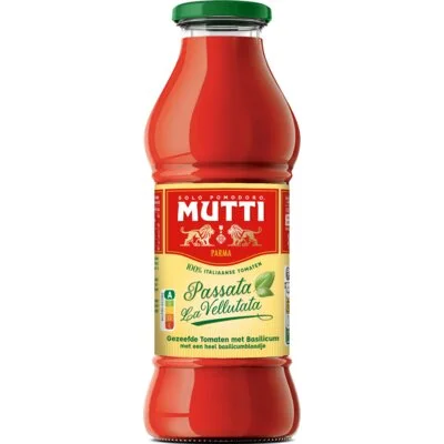 Mutti Passata gezeefde tomaten basilicum